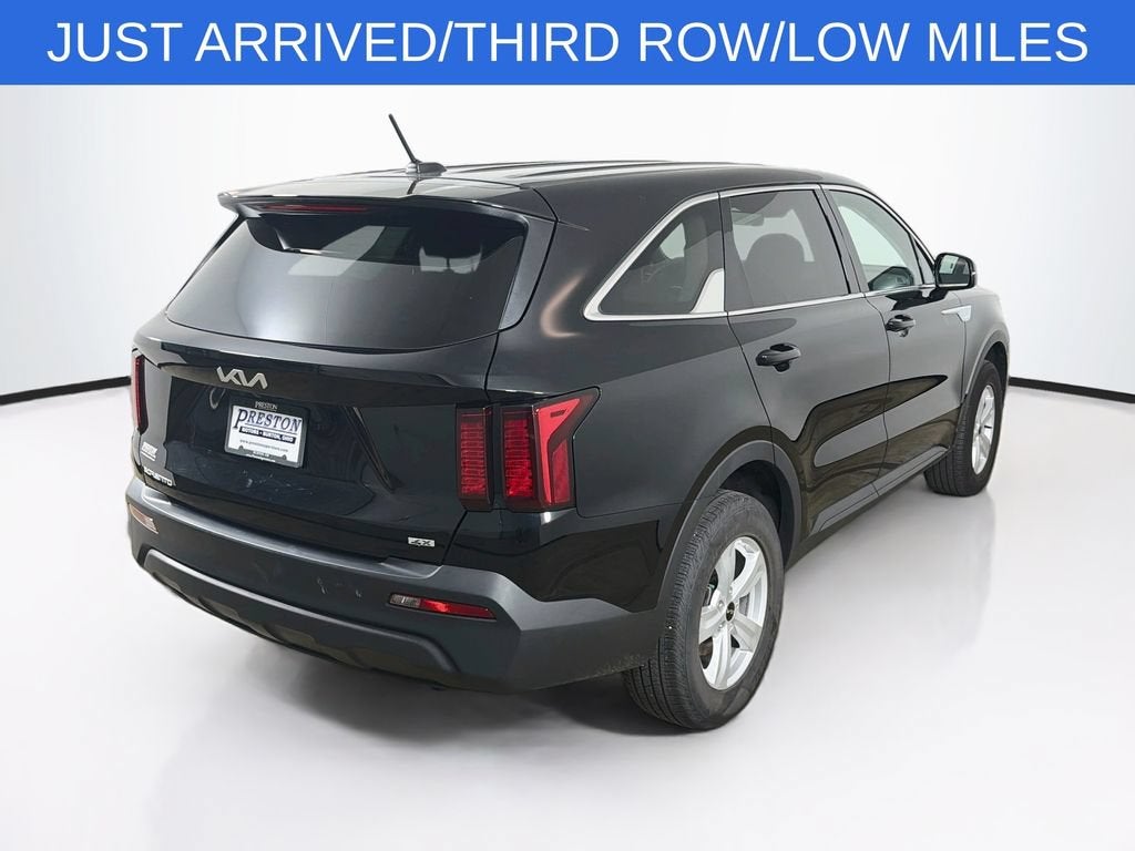 2023 Kia Sorento LX