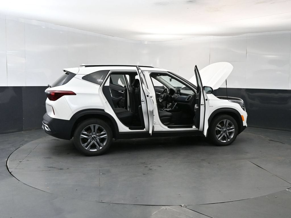 2023 Kia Seltos S
