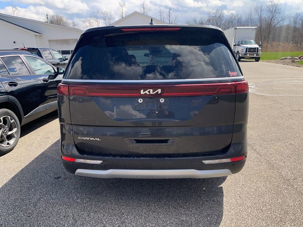 2023 Kia Carnival LX