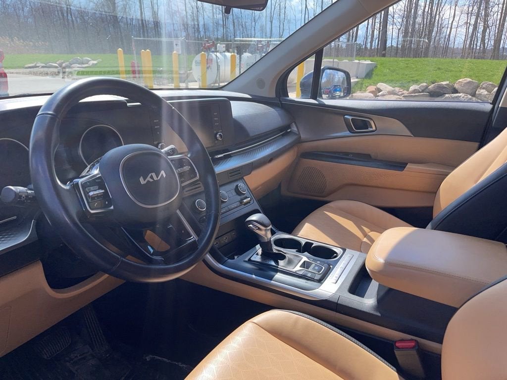 2023 Kia Carnival LX