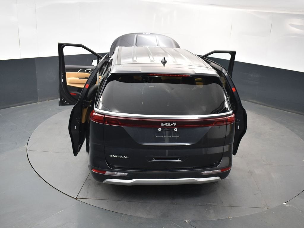 2023 Kia Carnival LX