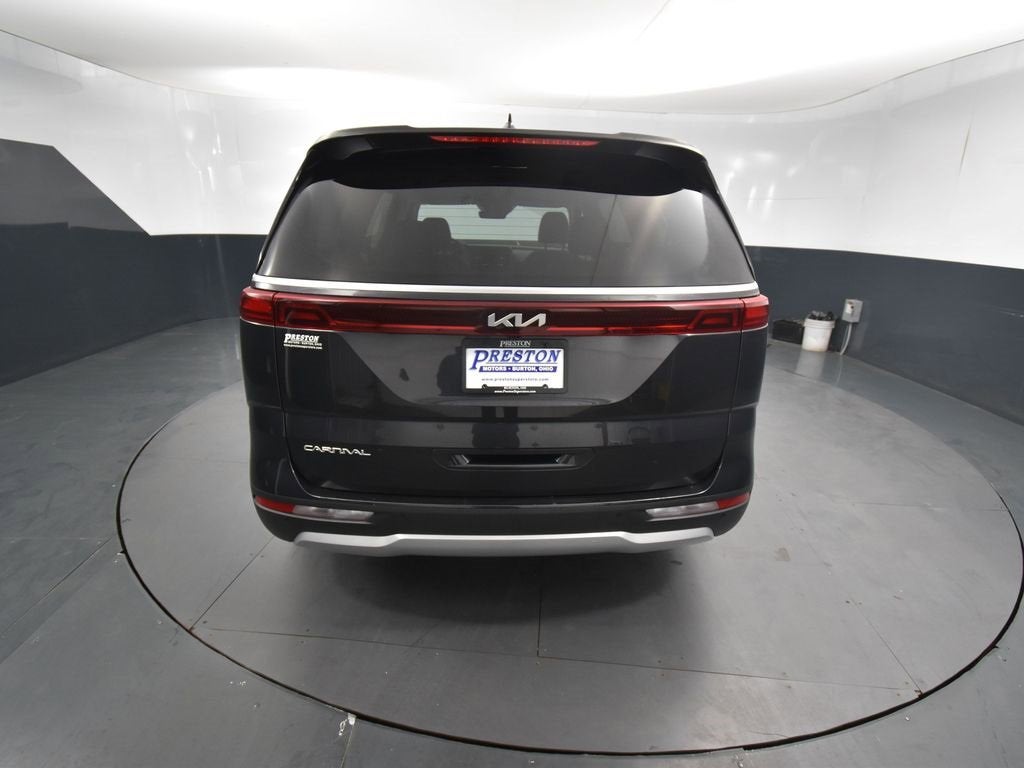 2024 Kia Carnival LX