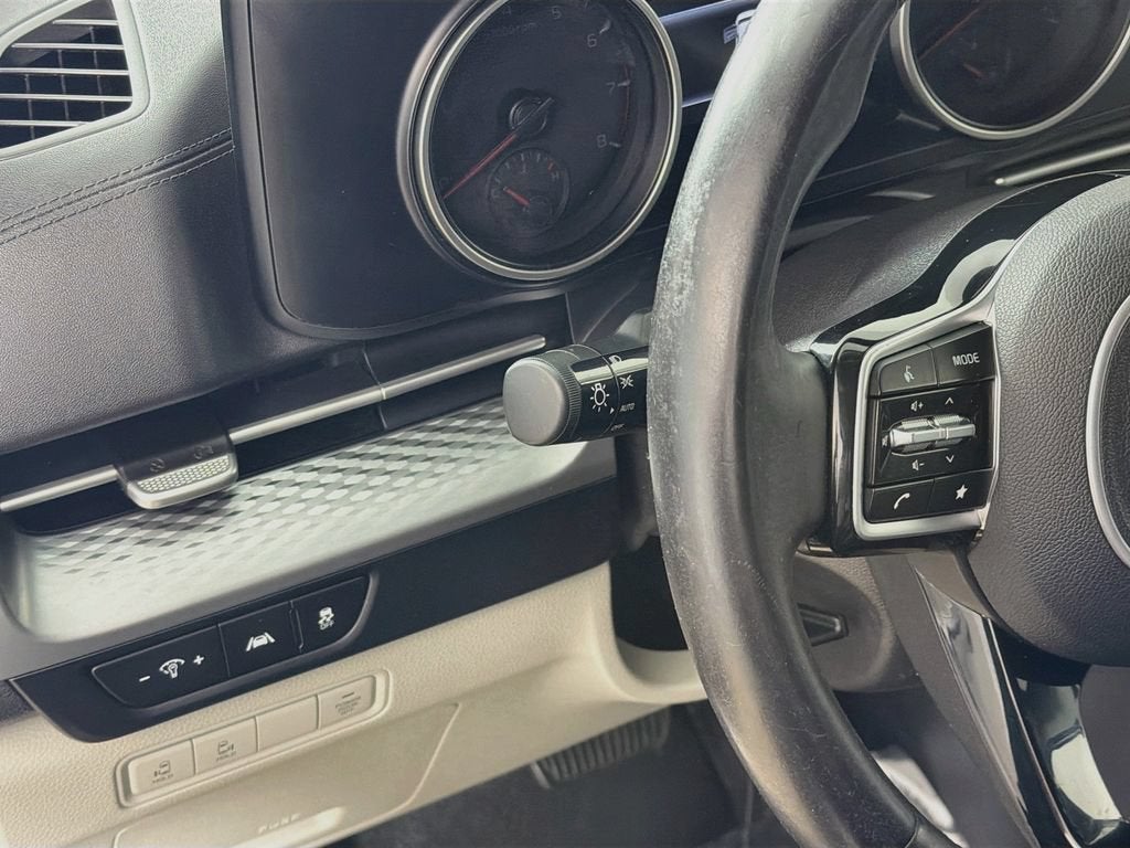 2023 Kia Carnival MPV LX Seat Package