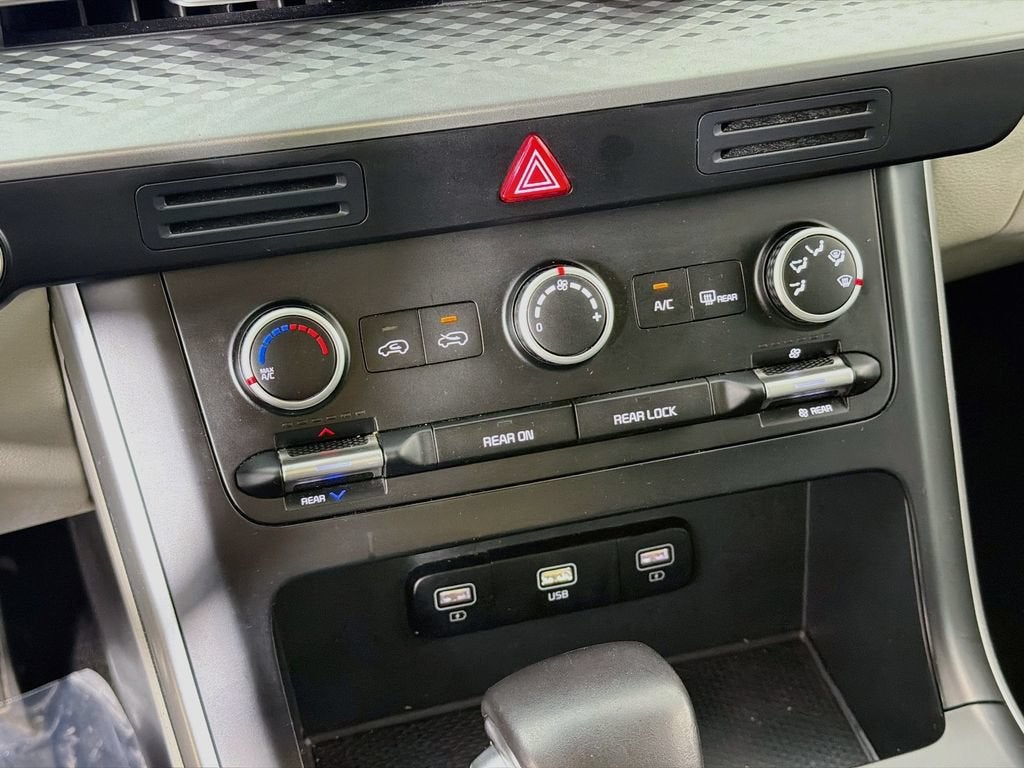 2023 Kia Carnival MPV LX Seat Package