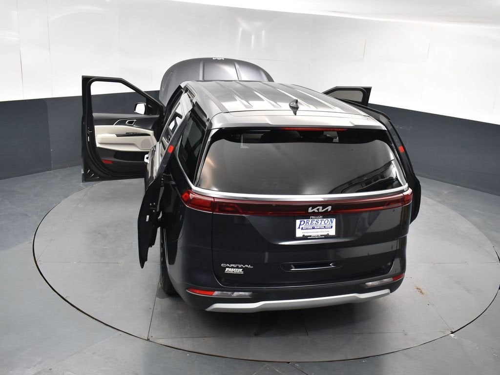 2024 Kia Carnival LX