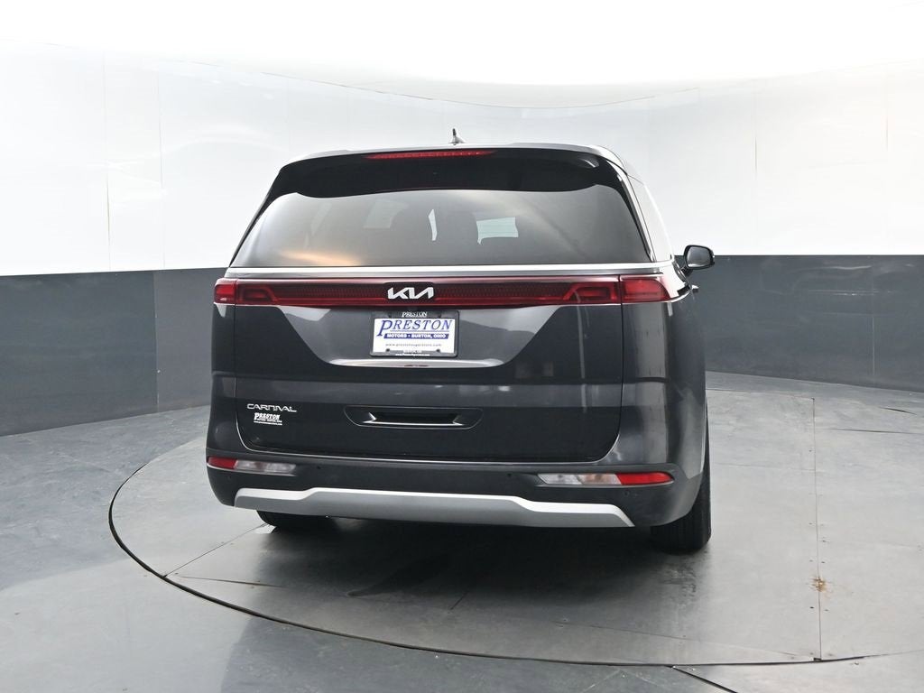 2024 Kia Carnival LX